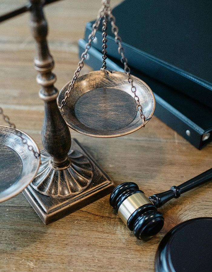 "So Very Sad": Judge Allegedly Tried To "Kidnap" Sheriff's Wife And Daughter, So He Fired At Him "So Very Sad": Judge Allegedly Tried To "Kidnap" Sheriff's Wife And Daughter, So He Fired At Him