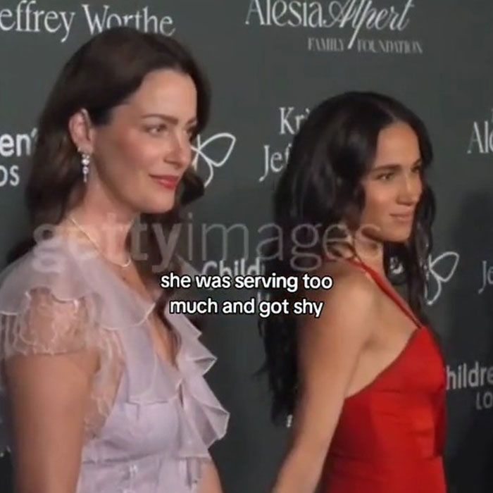 Meghan Markle's "Shy" Red Carpet Moment Captured In Viral Video Meghan Markle's "Shy" Red Carpet Moment Captured In Viral Video