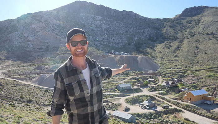 Man Documents Changes He&rsquo;s Made In Ghost Town He Bought For $1.4 Million