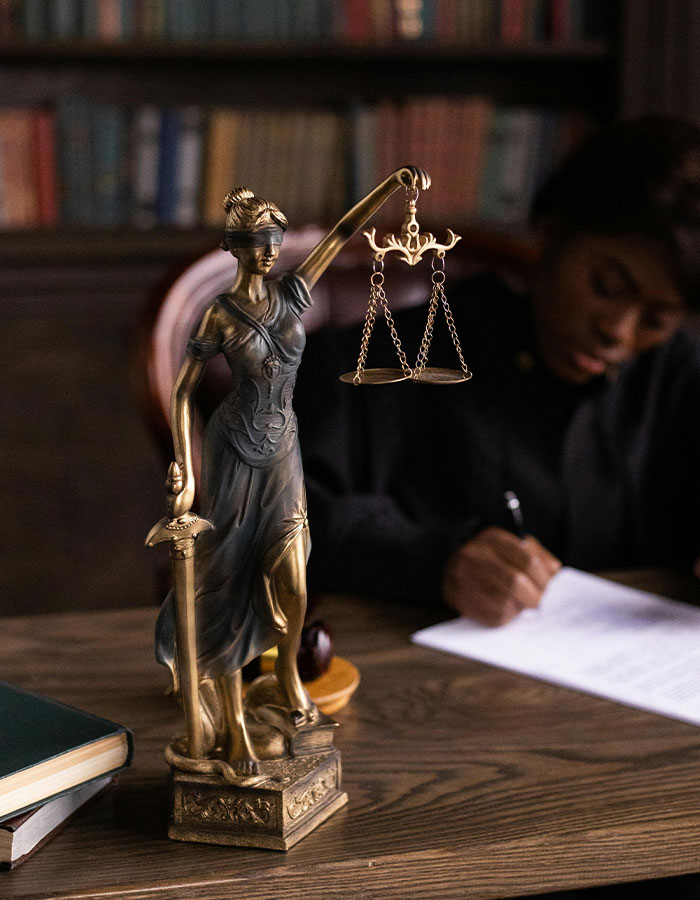 "So Very Sad": Judge Allegedly Tried To "Kidnap" Sheriff's Wife And Daughter, So He Fired At Him "So Very Sad": Judge Allegedly Tried To "Kidnap" Sheriff's Wife And Daughter, So He Fired At Him