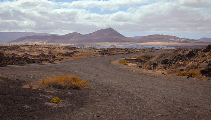 Woman’s Attempt To Film A Video About Not “Annoying” Locals As A Tourist Hilariously Backfires Woman’s Attempt To Film A Video About Not “Annoying” Locals As A Tourist Hilariously Backfires
