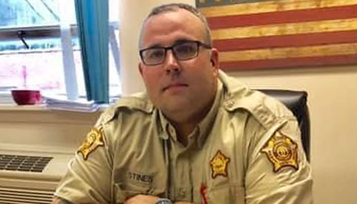 "So Very Sad": Judge Allegedly Tried To "Kidnap" Sheriff's Wife And Daughter, So He Fired At Him "So Very Sad": Judge Allegedly Tried To "Kidnap" Sheriff's Wife And Daughter, So He Fired At Him