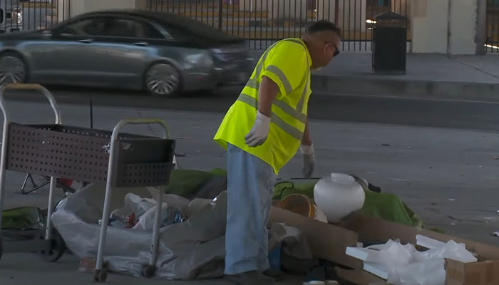 "Fix This": Taylor Swift Sparks Debate After Police Forcibly Remove Homeless Camp For Her Show "Fix This": Taylor Swift Sparks Debate After Police Forcibly Remove Homeless Camp For Her Show