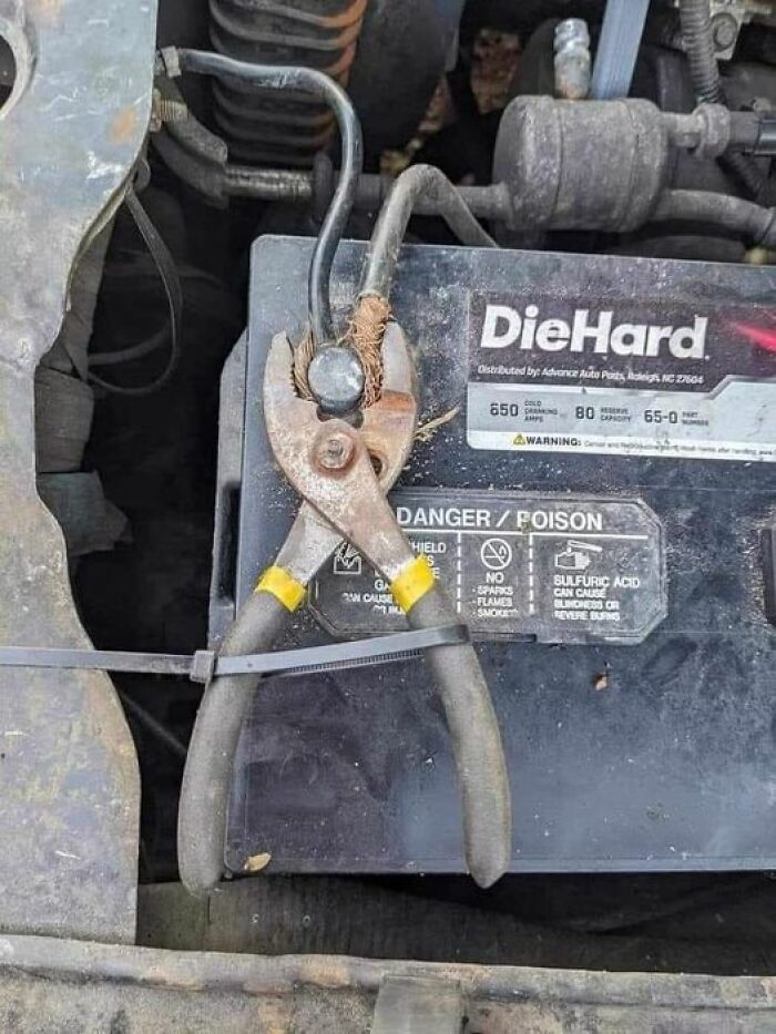 40 Times People Had Such Wild Solutions To Problems, They Ended Up On The “Anything Gone Wrong” Page