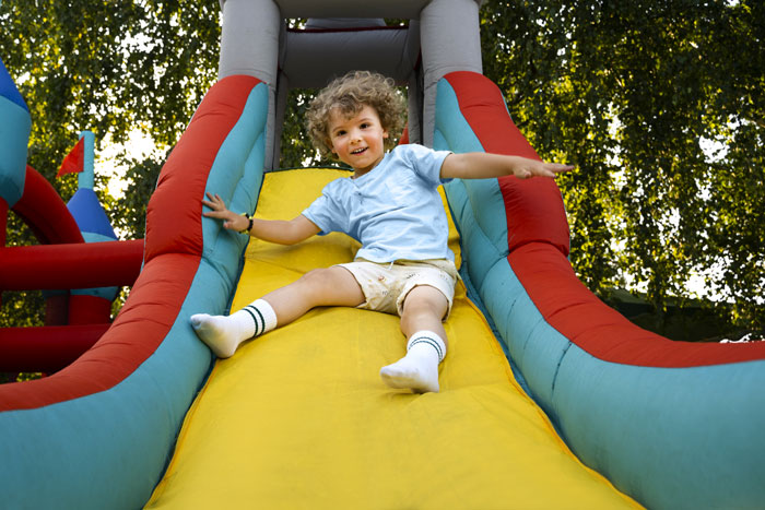 Mom Calls Out Parents Who Think Their Kids&rsquo; Chaotic Behavior In Public Places Is &ldquo;Cute&rdquo;