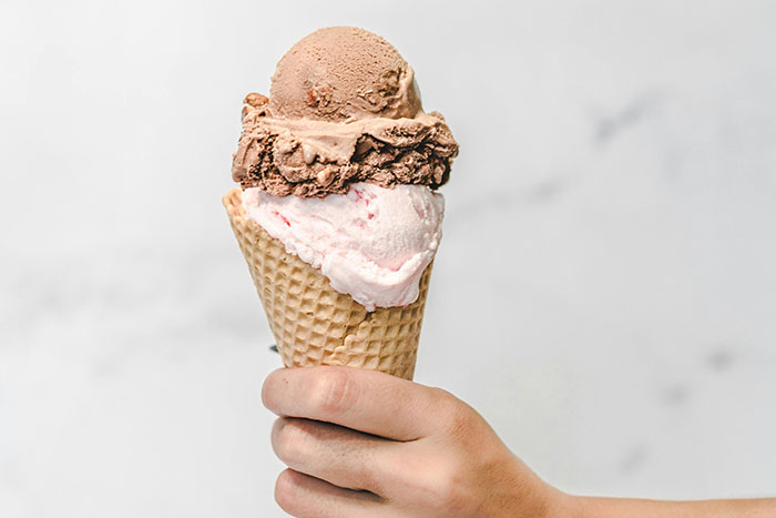 “She Died And I Survived”: 30 Identical Twins Reveal The One Thing That Sets Them Apart