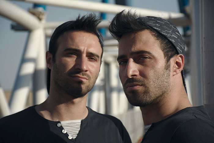 “She Died And I Survived”: 30 Identical Twins Reveal The One Thing That Sets Them Apart