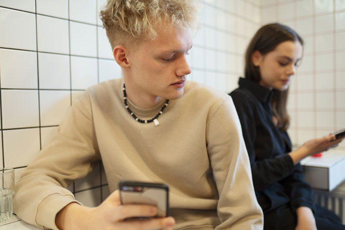 “The Guys Were Stunned”: Lady Unveils Partner’s Affair In Front Of All His Friends, He Loses It “The Guys Were Stunned”: Lady Unveils Partner’s Affair In Front Of All His Friends, He Loses It