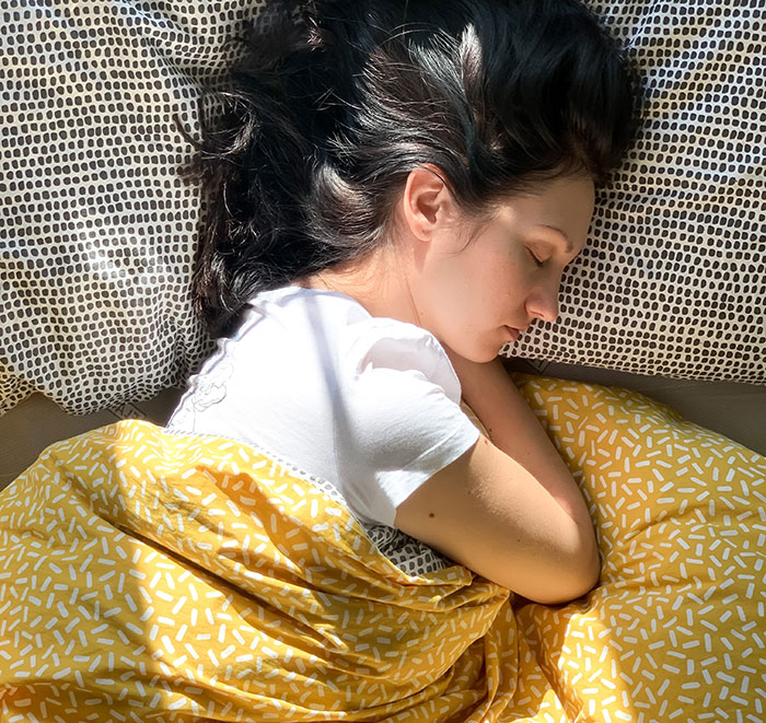 Guy Refuses To Keep Waking Up His GF, She Loses Her Job: "Started Shrieking" Guy Refuses To Keep Waking Up His GF, She Loses Her Job: "Started Shrieking"