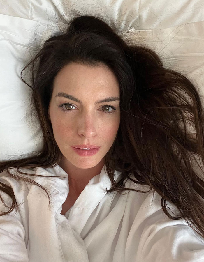 Hairstylist Recalls &ldquo;Worst Experience&rdquo; Working With Anne Hathaway Amid Public Backlash