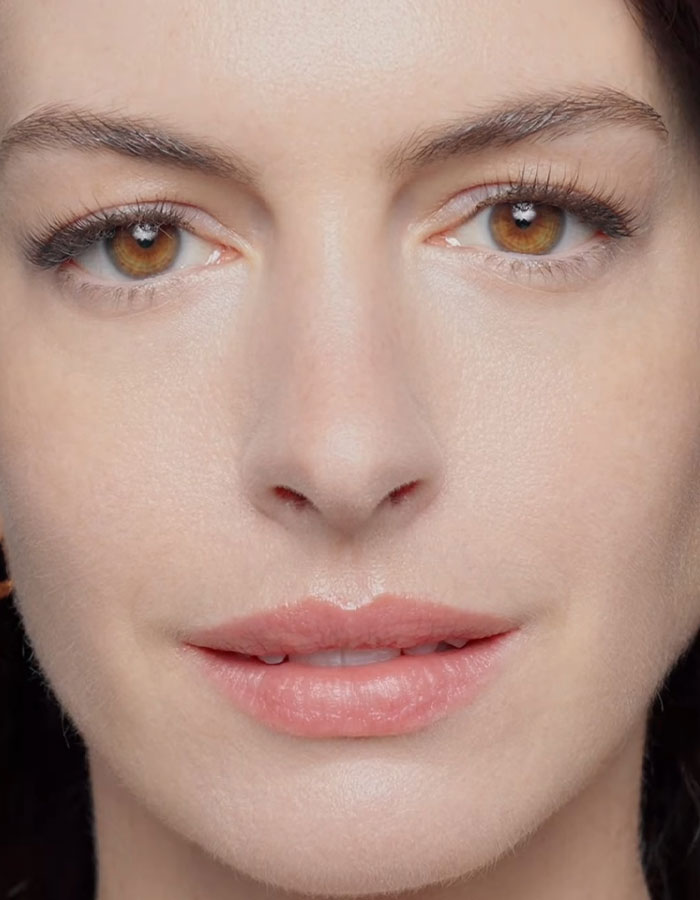 Hairstylist Recalls &ldquo;Worst Experience&rdquo; Working With Anne Hathaway Amid Public Backlash