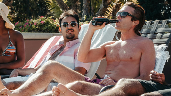 "20 Mins And No Signal Of The Father": Guy Doesn't Pick Kids Up From Public Pool After Closing "20 Mins And No Signal Of The Father": Guy Doesn't Pick Kids Up From Public Pool After Closing