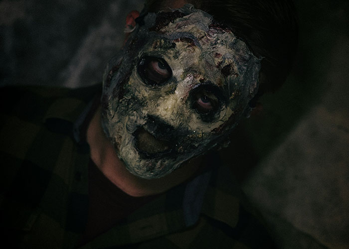 50 Haunted House Employees Share The Things People Did To Make Them Break Character