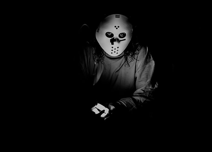 50 Haunted House Employees Share The Things People Did To Make Them Break Character