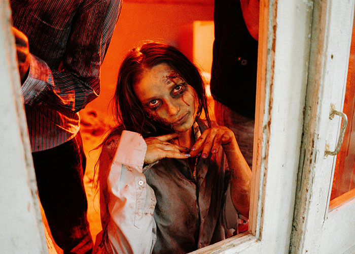 50 Haunted House Employees Share The Things People Did To Make Them Break Character