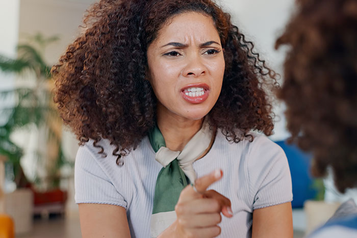 Woman’s Housewarming Party Goes Terribly Wrong, Gets Her Uninvited From Family Christmas Woman’s Housewarming Party Goes Terribly Wrong, Gets Her Uninvited From Family Christmas