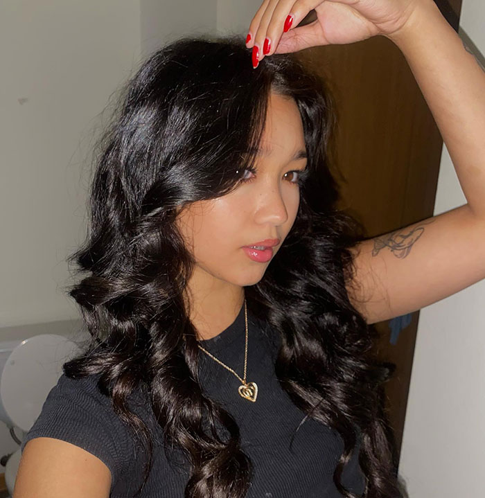 Aspiring Influencers Who Dreamed Of Being Famous Forced Into "Real Jobs" To Survive: "Exhausting" Aspiring Influencers Who Dreamed Of Being Famous Forced Into "Real Jobs" To Survive: "Exhausting"