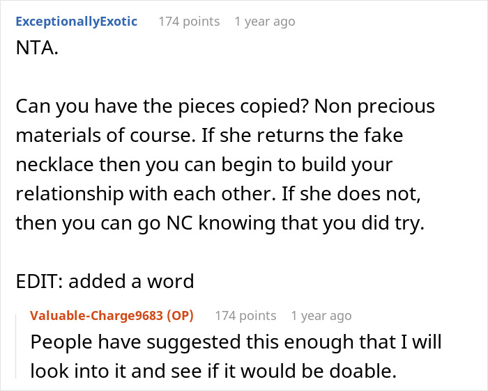 &ldquo;AITA For Refusing To Let My Sister Wear Our Late Mom&rsquo;s Necklace On Her Wedding Day?&rdquo;