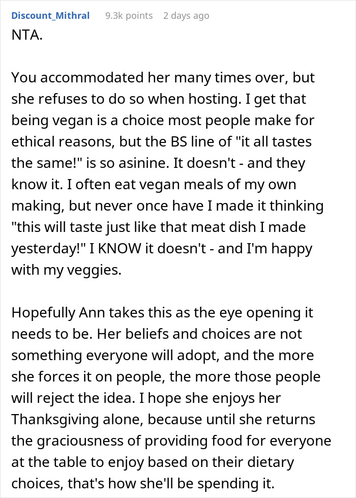 Vegan Host Pushes Her Thanksgiving Menu, Friends Serve Her An RSVP Nightmare In Return