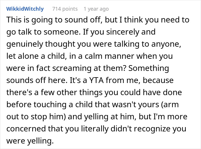 Kid Keeps Running And Screaming In A Restaurant, 21YO Tells Him To Stop, Mom Is Livid Kid Keeps Running And Screaming In A Restaurant, 21YO Tells Him To Stop, Mom Is Livid