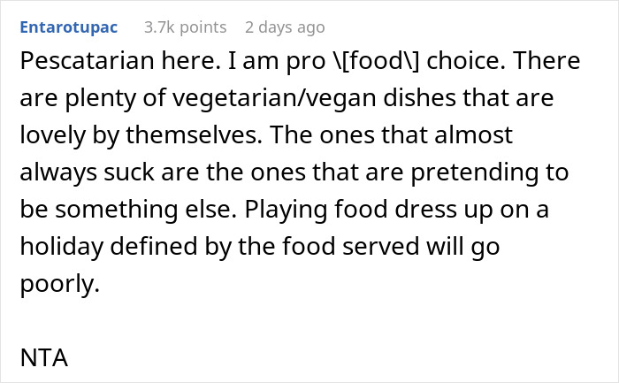 Vegan Host Pushes Her Thanksgiving Menu, Friends Serve Her An RSVP Nightmare In Return