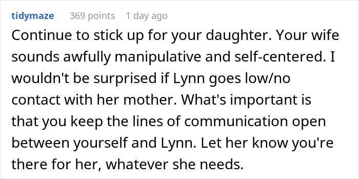 Woman Tries To Force Her "Wild Child" To Have A Classic Wedding, In Tears After Elopement Woman Tries To Force Her "Wild Child" To Have A Classic Wedding, In Tears After Elopement