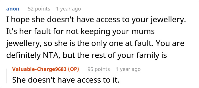 &ldquo;AITA For Refusing To Let My Sister Wear Our Late Mom&rsquo;s Necklace On Her Wedding Day?&rdquo;