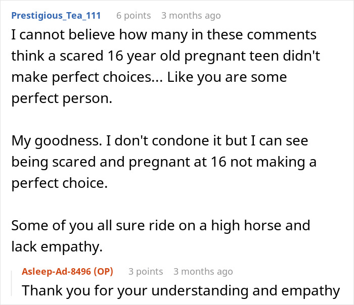 Childhood Friends Have A Baby In High School, Reunite After Years When Mom Drops The Bomb Childhood Friends Have A Baby In High School, Reunite After Years When Mom Drops The Bomb