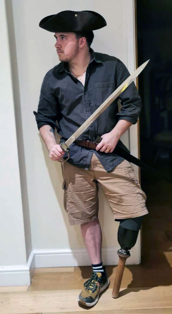 Me hice la pata de palo yo mismo