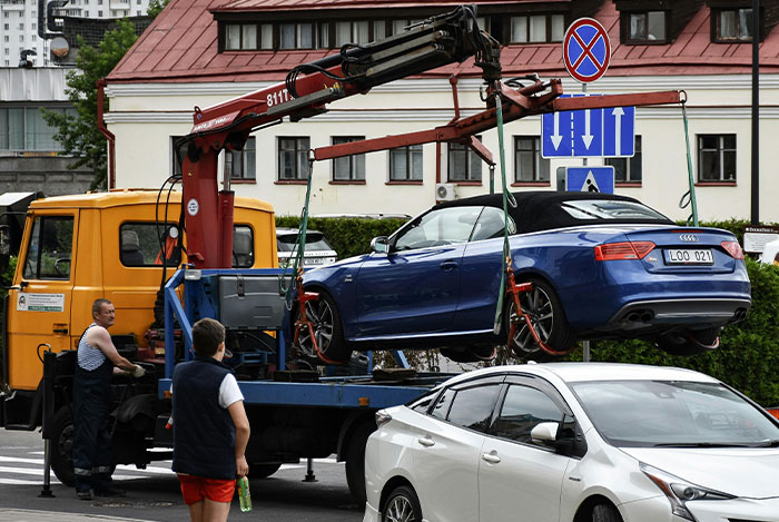 “Window Cleaners”: 50 Industries That Are Way More Dark And Sinister Than Most Realize