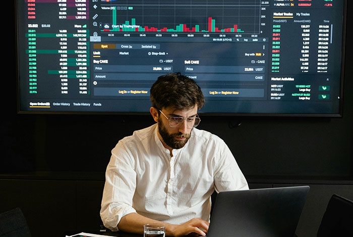 “Window Cleaners”: 50 Industries That Are Way More Dark And Sinister Than Most Realize