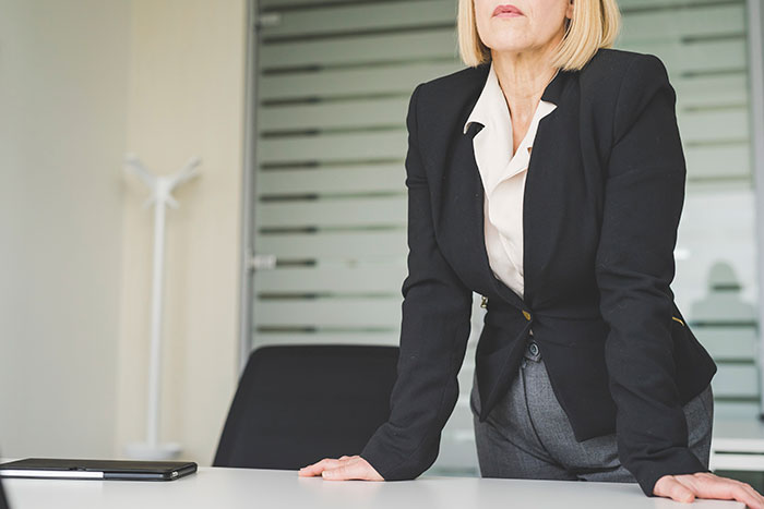 New Boss Bans Overtime, Watches In Horror As Employee Walks Out In The Middle Of Crisis