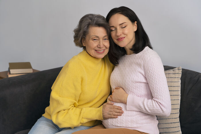 MIL Feels DIL Is “Overpowering” Her Son And Always Responding On His Behalf, Netizens Open Her Eyes MIL Feels DIL Is “Overpowering” Her Son And Always Responding On His Behalf, Netizens Open Her Eyes