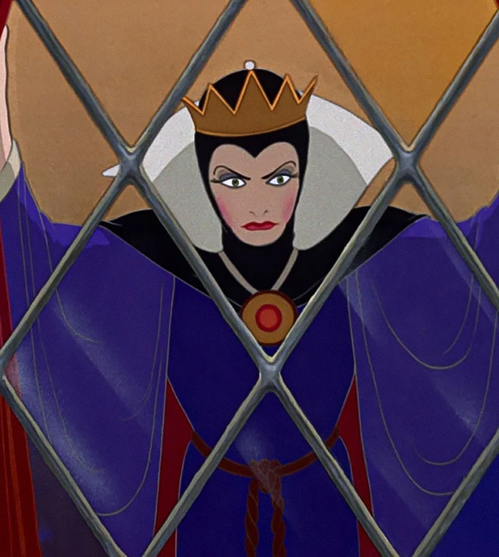 Disneyland Guest Furious At Snow White’s Evil Queen For Acting Evil—Gets Reality Check Disneyland Guest Furious At Snow White’s Evil Queen For Acting Evil—Gets Reality Check