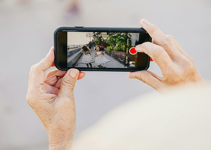 People Tear This Dad Apart Online After He Seeks Support Because Wife Won&rsquo;t Forgive His Prank