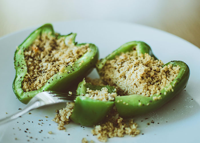 Vegan Host Pushes Her Thanksgiving Menu, Friends Serve Her An RSVP Nightmare In Return