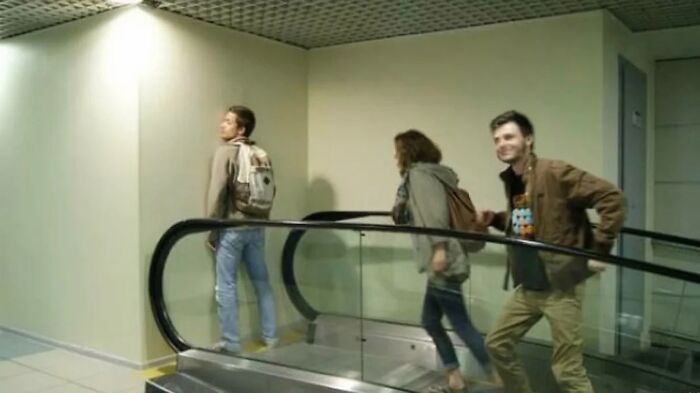 “Another Satisfied Client”: 30 Funny Times People Didn’t Even Try To Do Their Job Right