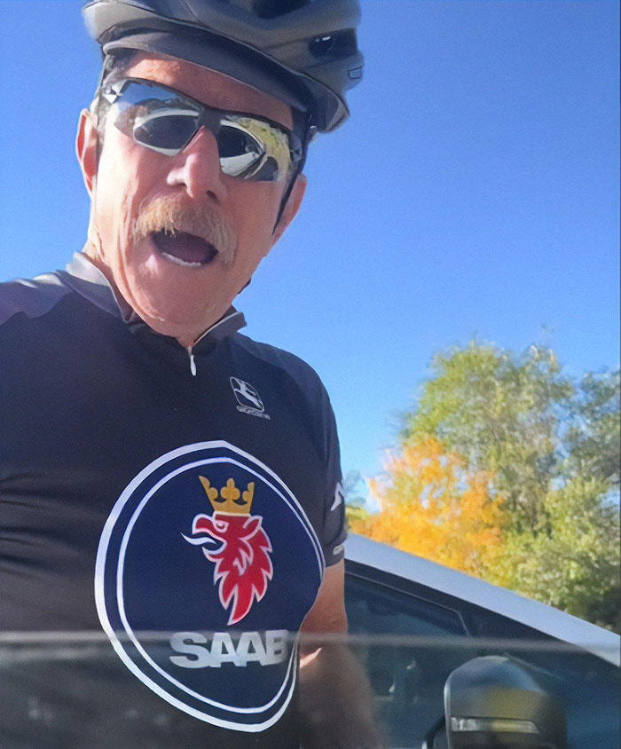 Furious Cyclist Tries To Get 22-Year-Old “Obnoxious” Driver Arrested, Gets Reality Check Furious Cyclist Tries To Get 22-Year-Old “Obnoxious” Driver Arrested, Gets Reality Check
