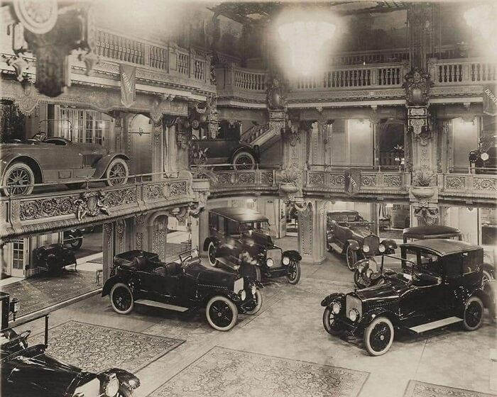 New York 1918 Hotel Astor Automobile Salon