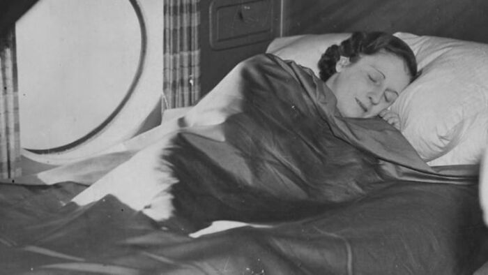 A Sleeping Berth On An Imperial Airways Aircraft In 1937
