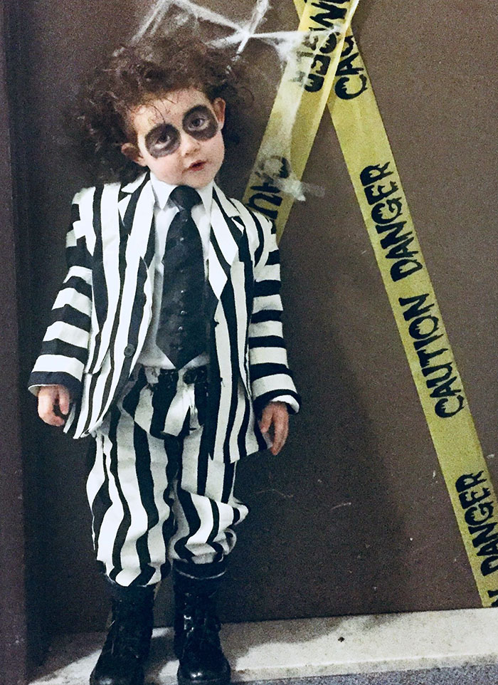 After Scrolling Through 100’s Of Halloween Costume Ideas, My 2.5 Year Old Chose This Gem From A 30 Year Old Movie She Knows Nothing About... $40 And 2 Rolls Of Hockey Tape Later: Daylight Come And Me Wan' Go Home