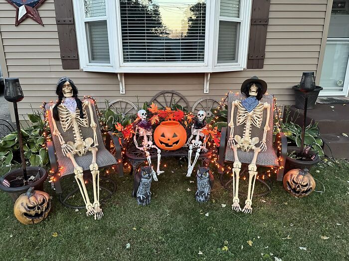 Halloween-Graveyards-Displays-Pics