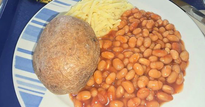 30 Examples Of Hospital Food From Various Places Around The World, As Shared By Folks Online