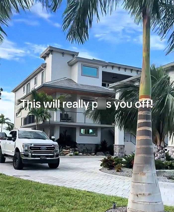 Experts Reveal What You Should And Shouldn&rsquo;t Do In A Hurricane After A Lot Of Bad Ideas Go Viral