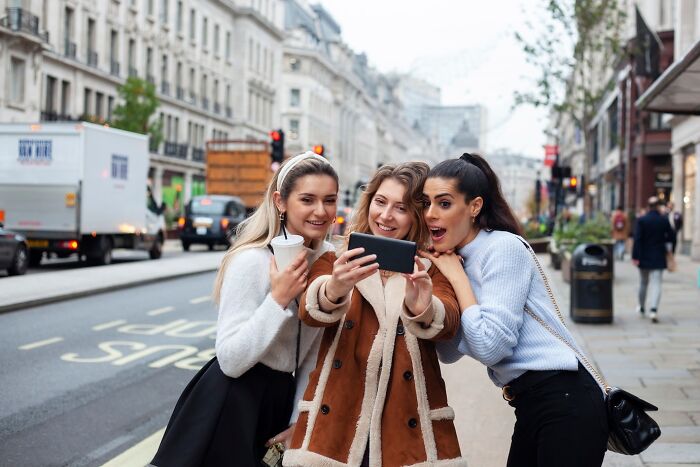 Man Feels Like A "Mug" When Wife Goes Out And Leaves Kids With Him, Netizens Mock Him