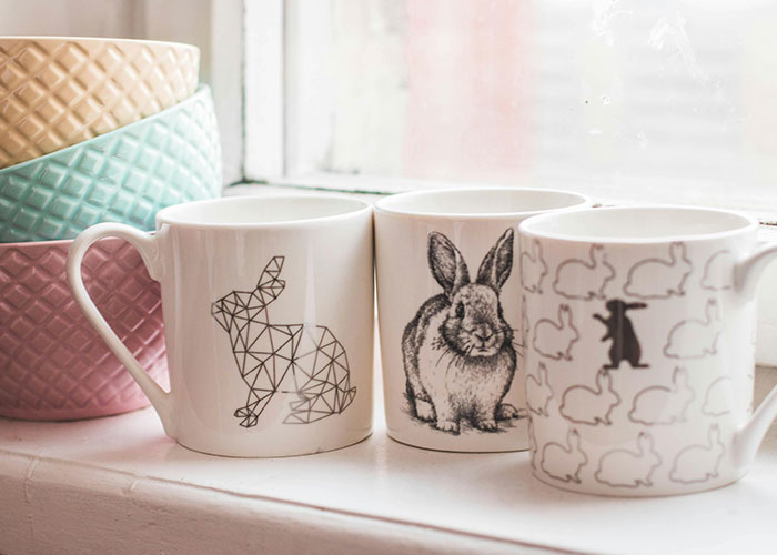 Man Promises To Pack Up Wife’s Mug Collection But Throws It Away Instead, Family Takes Revenge Man Promises To Pack Up Wife’s Mug Collection But Throws It Away Instead, Family Takes Revenge