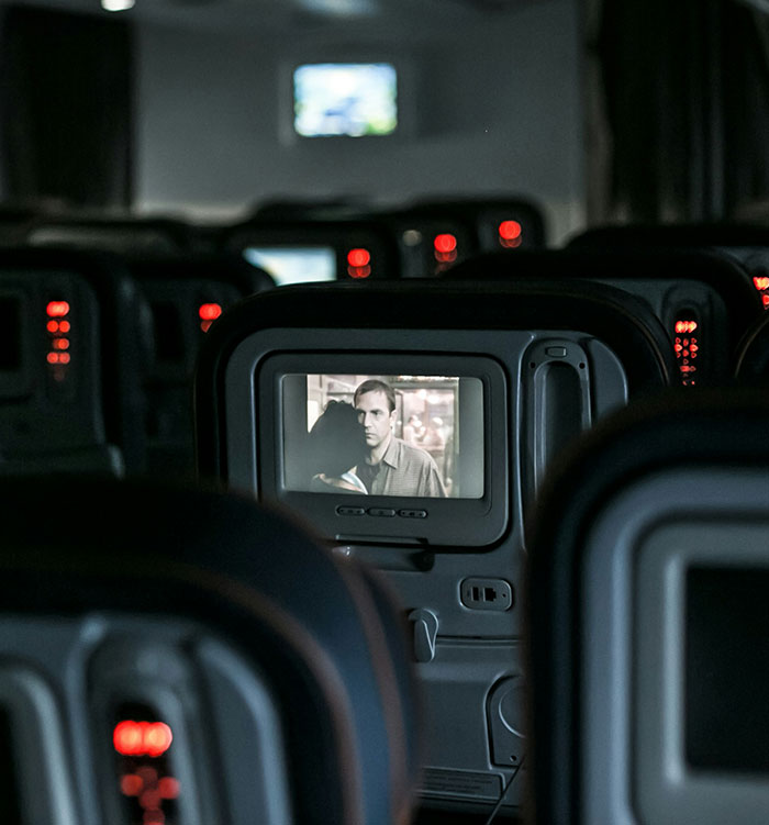 Controversial Argument Between Jessica Chastain And JetBlue Goes Viral: &ldquo;Girl, Read The Room&rdquo;