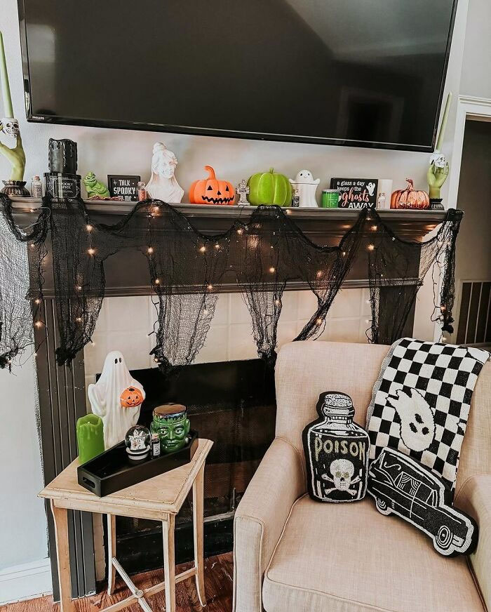 Happy Saturday Ghouls. I Might Have Decorated A Little And I'm Obsessed