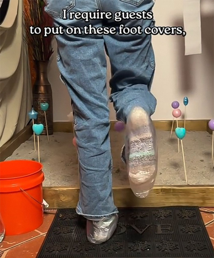 Exclusive: Woman Requires All Her Guests To Use &ldquo;Human Litter Box&rdquo; Next To Her Kitchen