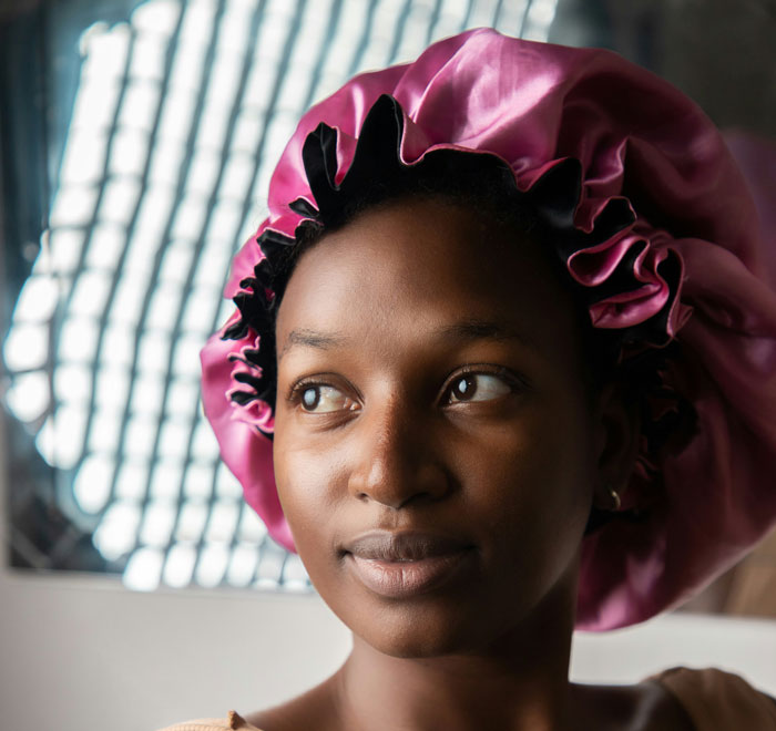 Woman Insists BF&rsquo;s Daughter Is Racist For Wearing A Bonnet, It Gets Them Kicked Out From Her Home